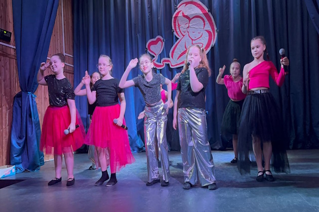 Литературно-музыкальный вечер «Всё о тебе одной» в Нововолковском СДК