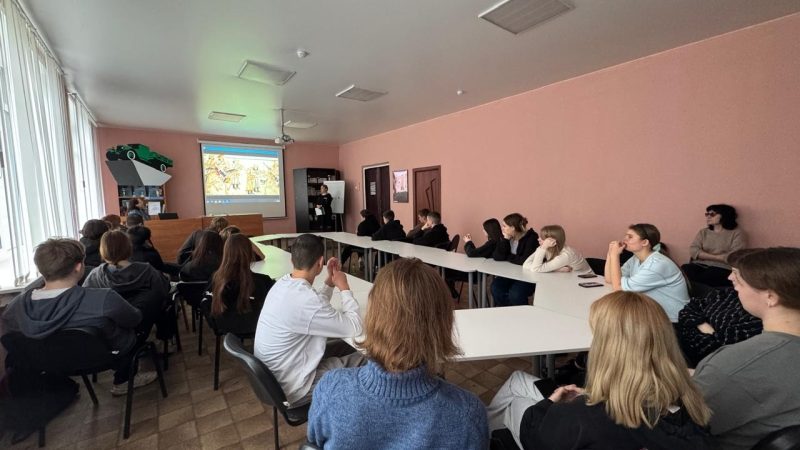 Информационно-познавательный час о логистике провели в Тучково