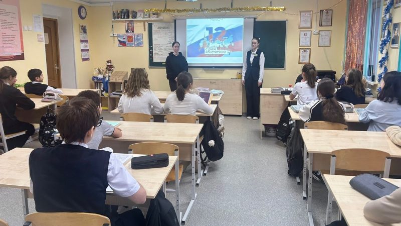 «Что мы знаем о Конституции»: школьники проверили правовую грамотность