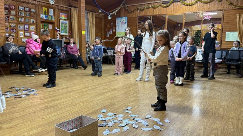 Детская анимационная программа «Раз, два, три — ёлочка, гори!» в Орешкинском СК