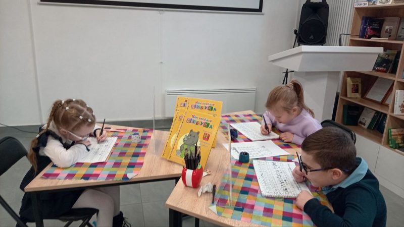 Увлекательные занятия каллиграфией в Рузской центральной библиотеке