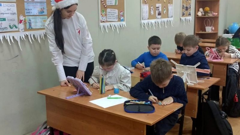 Орлята-наставники подарили волшебство младшим школьникам