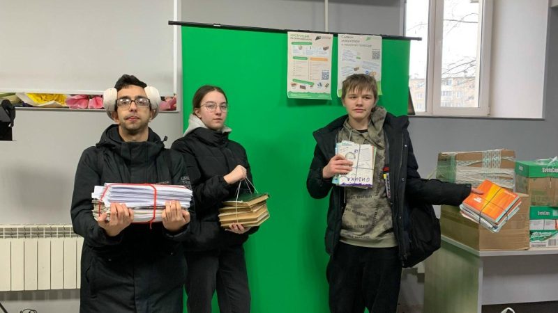 Школьники из Орешек и Колюбакино собрали 400 килограммов макулатуры