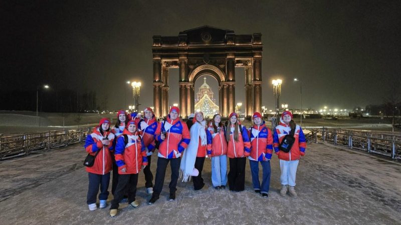 Гостей Зимнего фестиваля в парке «Патриот» встречали рузские волонтёры  