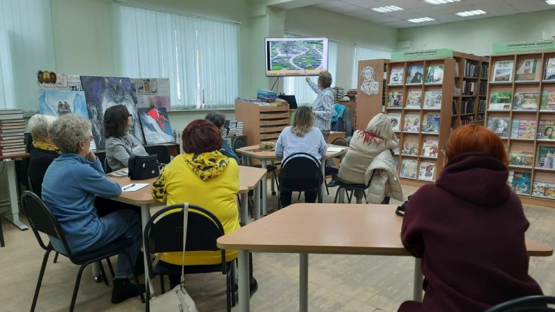 В Тучковской библиотеке прошло занятие по ландшафтному дизайну