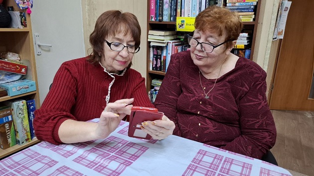 Старшее поколение осваивает компьютерные технологии в Дорохово