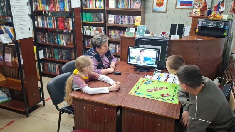 В сытьковском клубе «Радость общения» обсудили дорожную безопасность