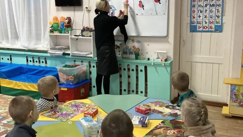 В дошкольном отделении Лидино МАОУ «СОШ г. Рузы» прошло художественно‑эстетическое занятие по рисованию на тему «Снегирь»