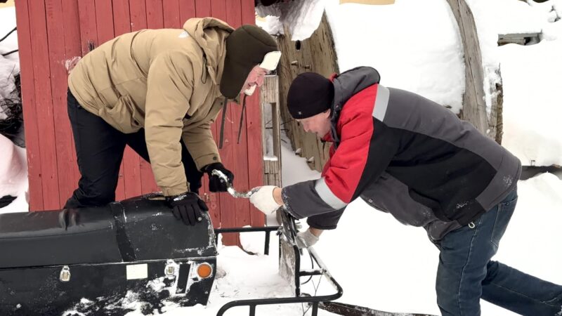 В Рузе после снежного циклона восстанавливают лыжню  