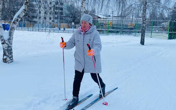 Рузские пенсионеры встали на лыжи на стадионе «Урожай»