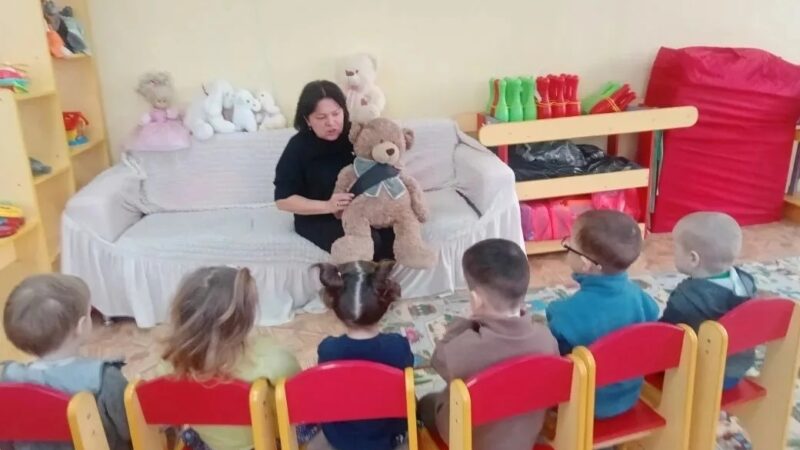 «Маленький пассажир — большая ответственность»: в ДОУ СОШ № 2 Рузы прошли занятия по дорожной безопасности