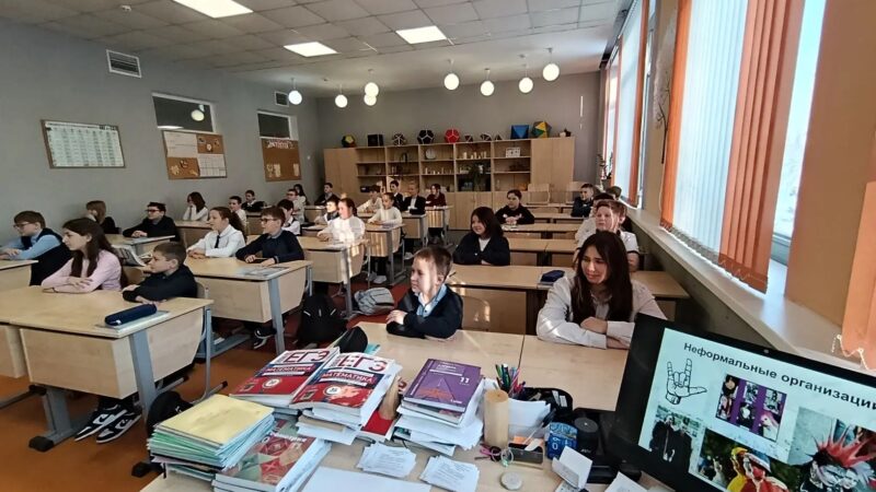 Профилактика молодёжного экстремизма: важные разговоры в Тучковской СОШ № 1