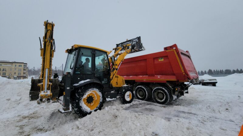 В ЖК «Березки» под Рузой в усиленном режиме работает снегоуборочная техника