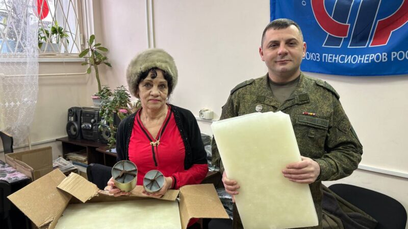 Председатель Ассоциации ветеранов СВО привёз рузским пенсионерам парафин для изготовления окопных свечей
