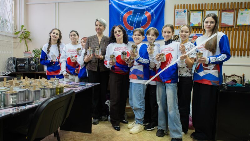 Рузские волонтёры разных поколений изготовили более 120 окопных свечей для участников СВО