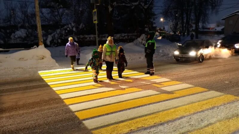 Старшеклассники на страже безопасности: патруль СОШ № 3 г. Рузы помогает регулировать дорожное движение