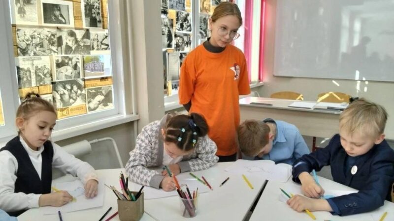 Школьники Рузского округа отметили День воссоединения Крыма и Севастополя с Россией