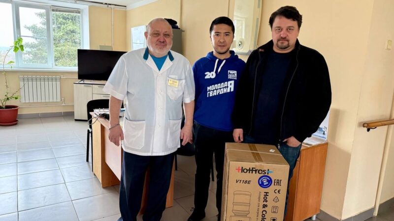 «Молодая гвардия» посетила отделение паллиативной помощи
