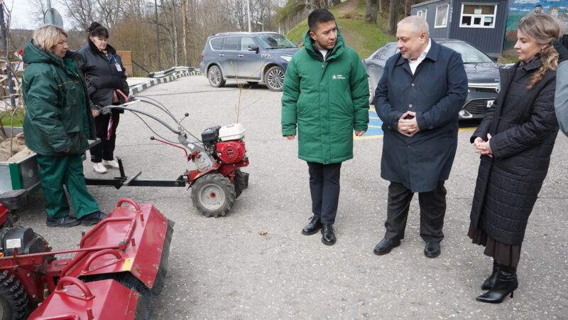 Глава Рузского округа проверил готовность парка «Городок» к летнему сезону