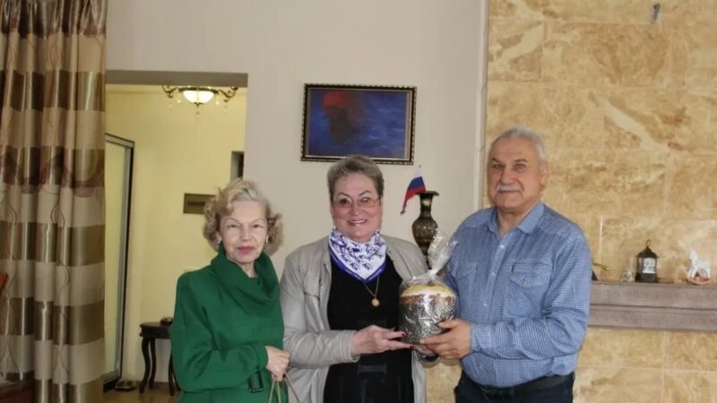 Партийцы поздравили ветеранов ВОВ с Пасхой 