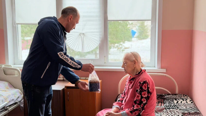 «Единая Россия» навестила пациентов паллиативного отделения в Грибцово