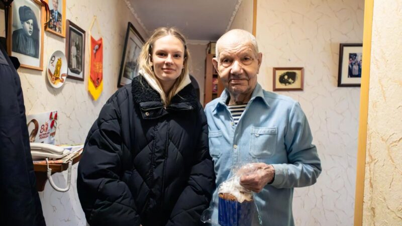 В Пасху волонтёры навестили ветерана Великой Отечественной войны из Рузы