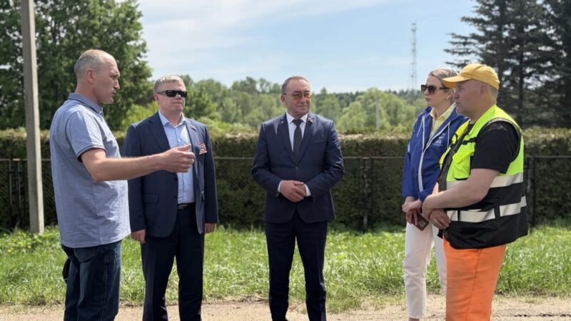 «Единая Россия» провела осмотр работ по ремонту дороги