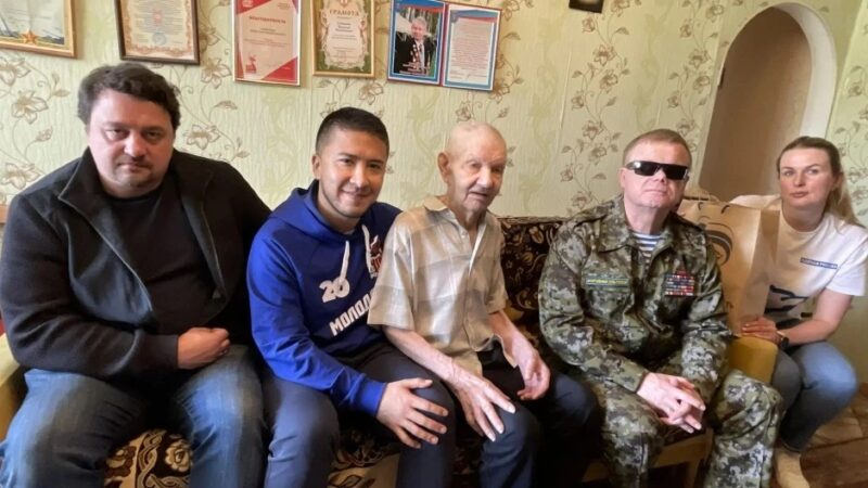 Партийцы провели акцию «Подарок ветерану»