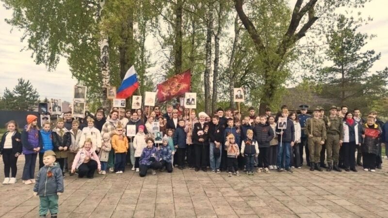 По всему Рузскому округу 9 мая возложили цветы к мемориалам воинам Великой Отечественной войны