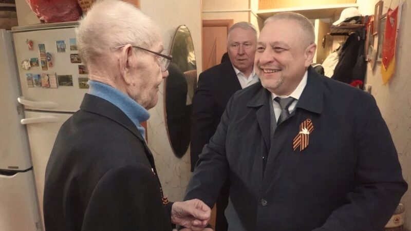 «Единая Россия» поздравила ветерана Николая Филипповича Скворцова с Днём Победы