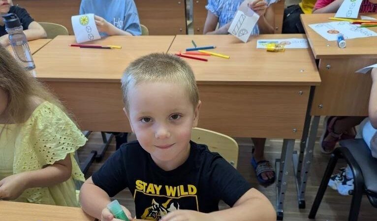 Дороховские ребята мастерили объемные поделки