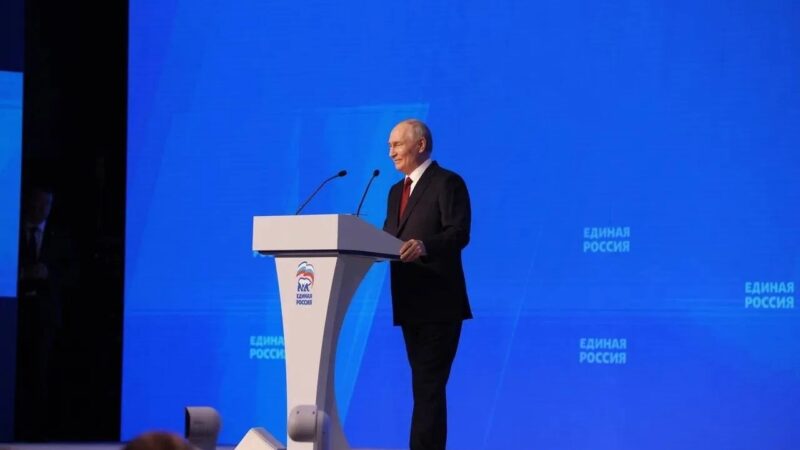 Единая Россия утвердила списки кандидатов в Госдуму