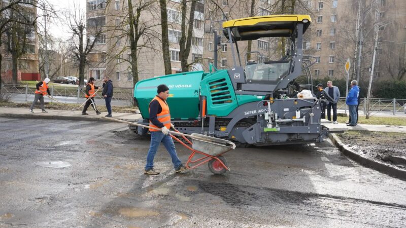 В Рузском округе продолжают ремонтировать дороги и преображать общественные пространства