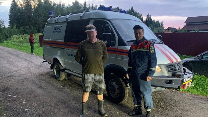 В Рузском округе спасатели ГКУ МО «Мособлпожспас» вывели из леса пожилого мужчину с гипертонией