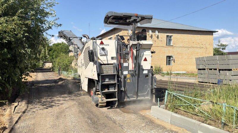 Работают без выходных: в Нововолкове готовят основание под асфальт