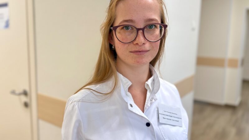 От целевого обучения — к работе в Рузской больнице: новый врач-терапевт принимает пациентов