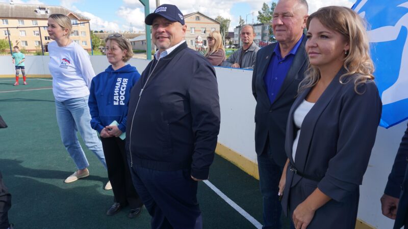 В Лидино завершилась модернизация хоккейной коробки