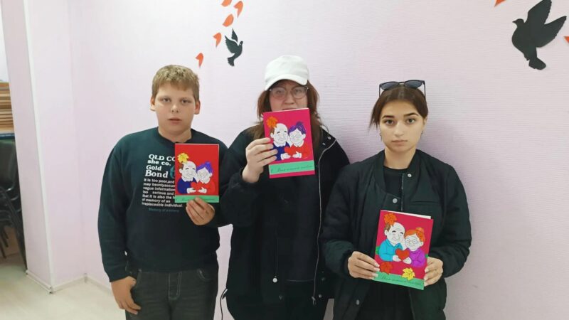 Орешковцы изготовили праздничные открытки для бабушек и дедушек