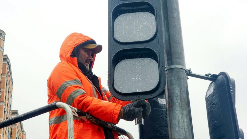 В 13 округах Подмосковья отремонтировали светофоры