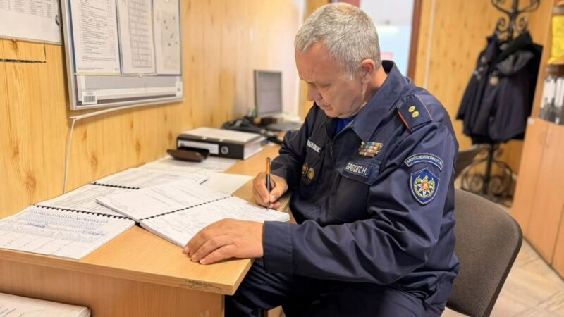 Александр Горбылёв представил героя местной пожарно-спасательной части