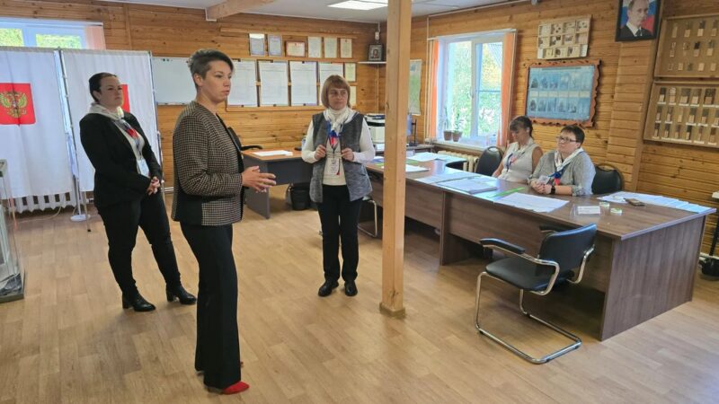 Надежда Квасова посетила избирательные участки в Рузе
