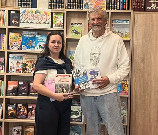 Космодемьянскую библиотеку посетил писатель Юрий Нечипоренко