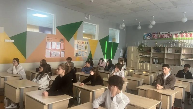 «Разговоры о важном»: в 9 «В» классе Тучковской СОШ № 1 говорили о Петре Степановиче Котляревском
